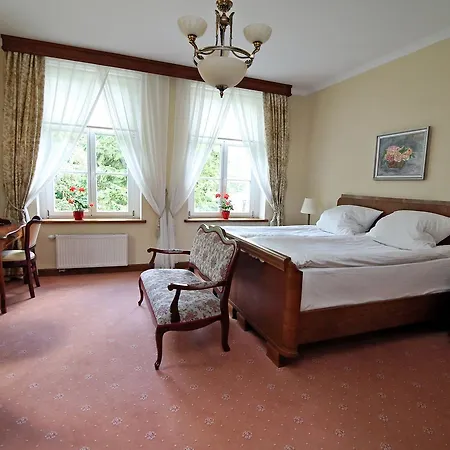 Dwor Bieland Bed & Breakfast 3*