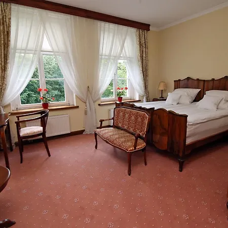 Dwor Bieland Bed & Breakfast 3*