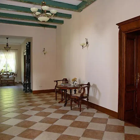 Bed & Breakfast Dwor Bieland 3*