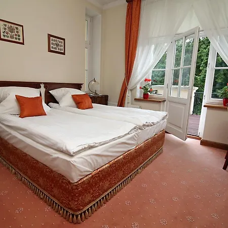 Dwor Bieland Bed & Breakfast 3*