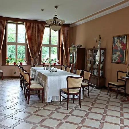 Dwór Bieland Nocleg ze śniadaniem 3*