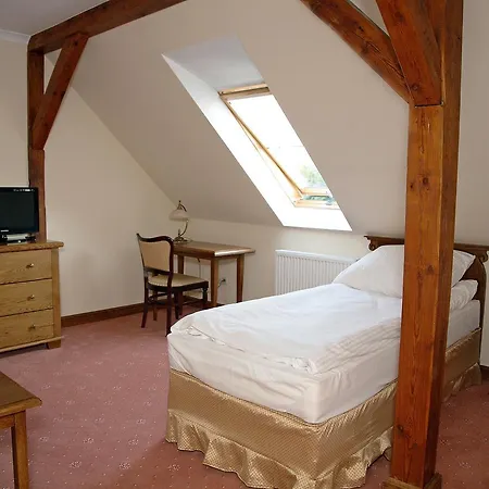 Dwor Bieland Bed & Breakfast