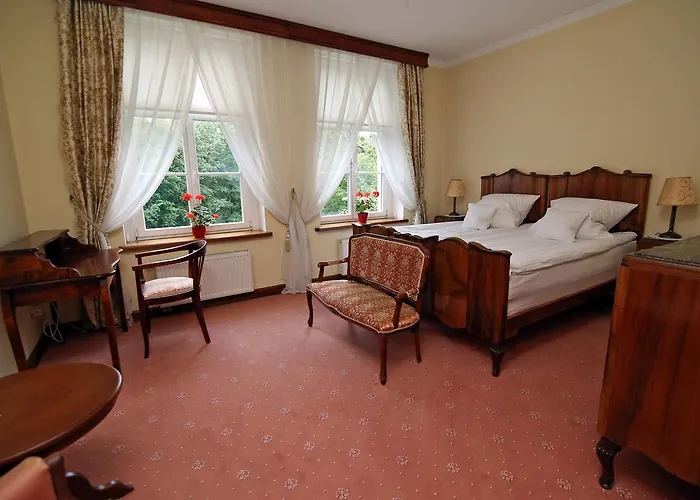 Dwor Bieland Bed & Breakfast 3*