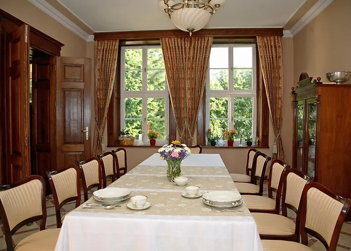 Dwor Bieland Bed & Breakfast