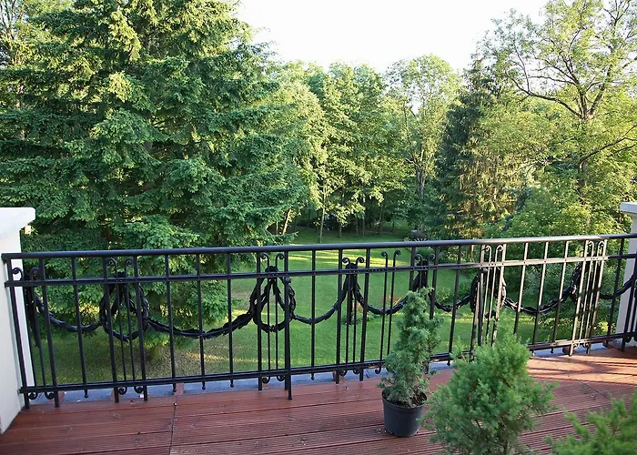 Dwor Bieland Bed & Breakfast 3*